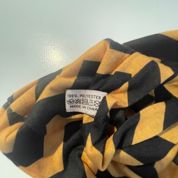 Women's Black and Gold Infinity Scarf - Picture 5 of 8